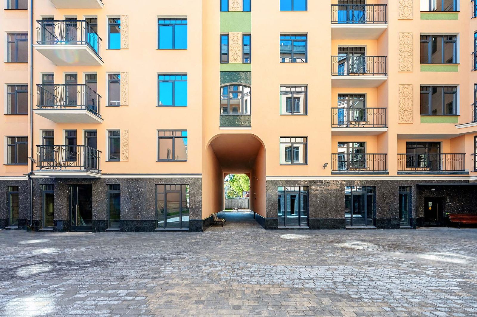 Monodom Line, Санкт-Петербург, 11-я линия В.О., 56, лит. А